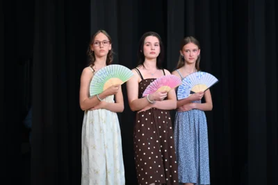 Foto des Albums: Die Theater AG spielt Leonce und Lena nach Georg Büchner