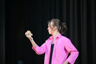 Foto des Albums: Die Theater AG spielt Leonce und Lena nach Georg Büchner