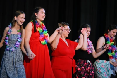 Foto des Albums: Die Theater AG spielt Leonce und Lena nach Georg Büchner