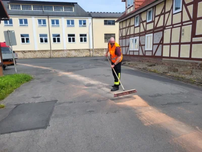 Foto des Albums: 20260523_H1_Ölspur_mehrere_Straßen