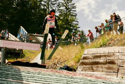 2026-05-24 Pfingstspringen Bischofsgr&uuml;n 27 Sucher Maya 2(c) Stefi   Justus Linke  (Bild vergr&ouml;&szlig;ern)