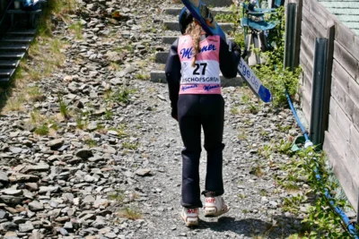 2026-05-24 Pfingstspringen Bischofsgr&uuml;n 27 Sucher Maya 1(c) Stefi   Justus Linke  (Bild vergr&ouml;&szlig;ern)