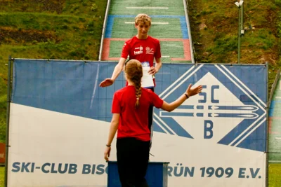 2026-05-24 Pfingstspringen Bischofsgr&uuml;n  9(c) Stefi   Justus Linke  (Bild vergr&ouml;&szlig;ern)