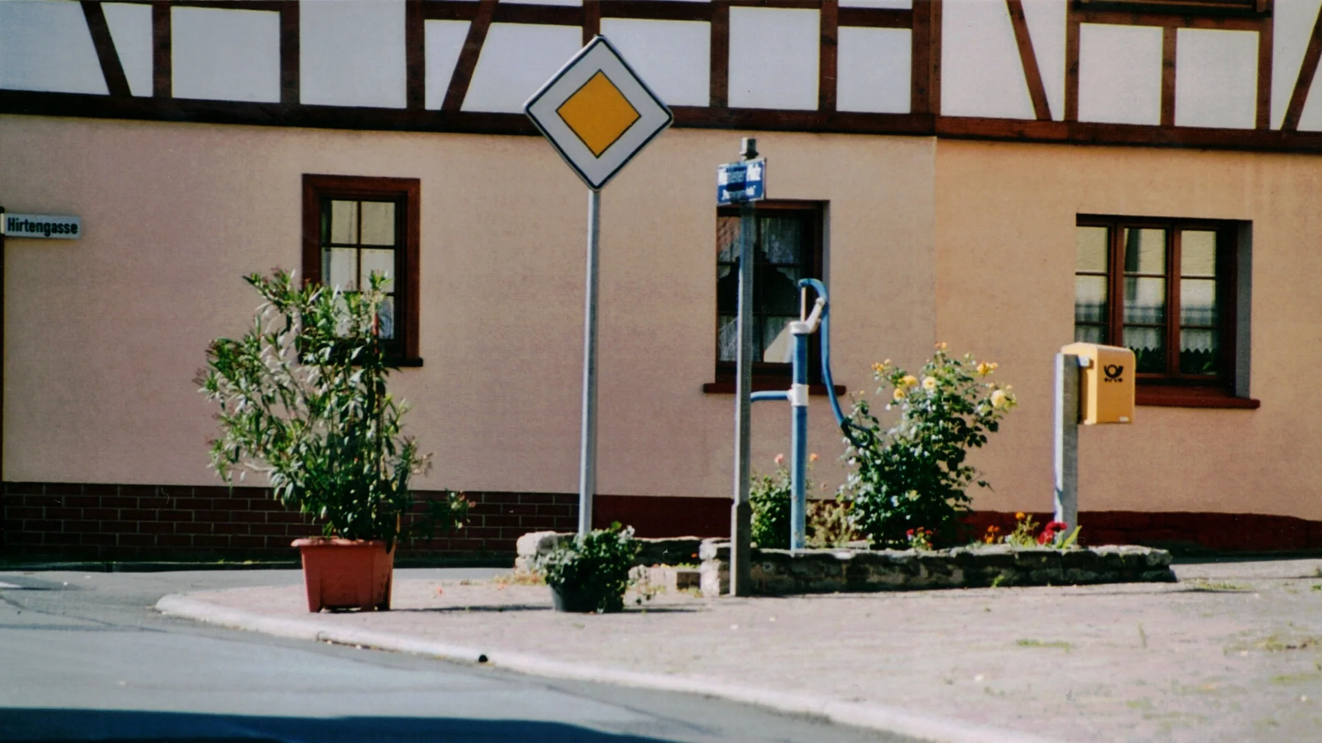 Bild: Standort: Miehlener Platz (Foto Erika Reisser)