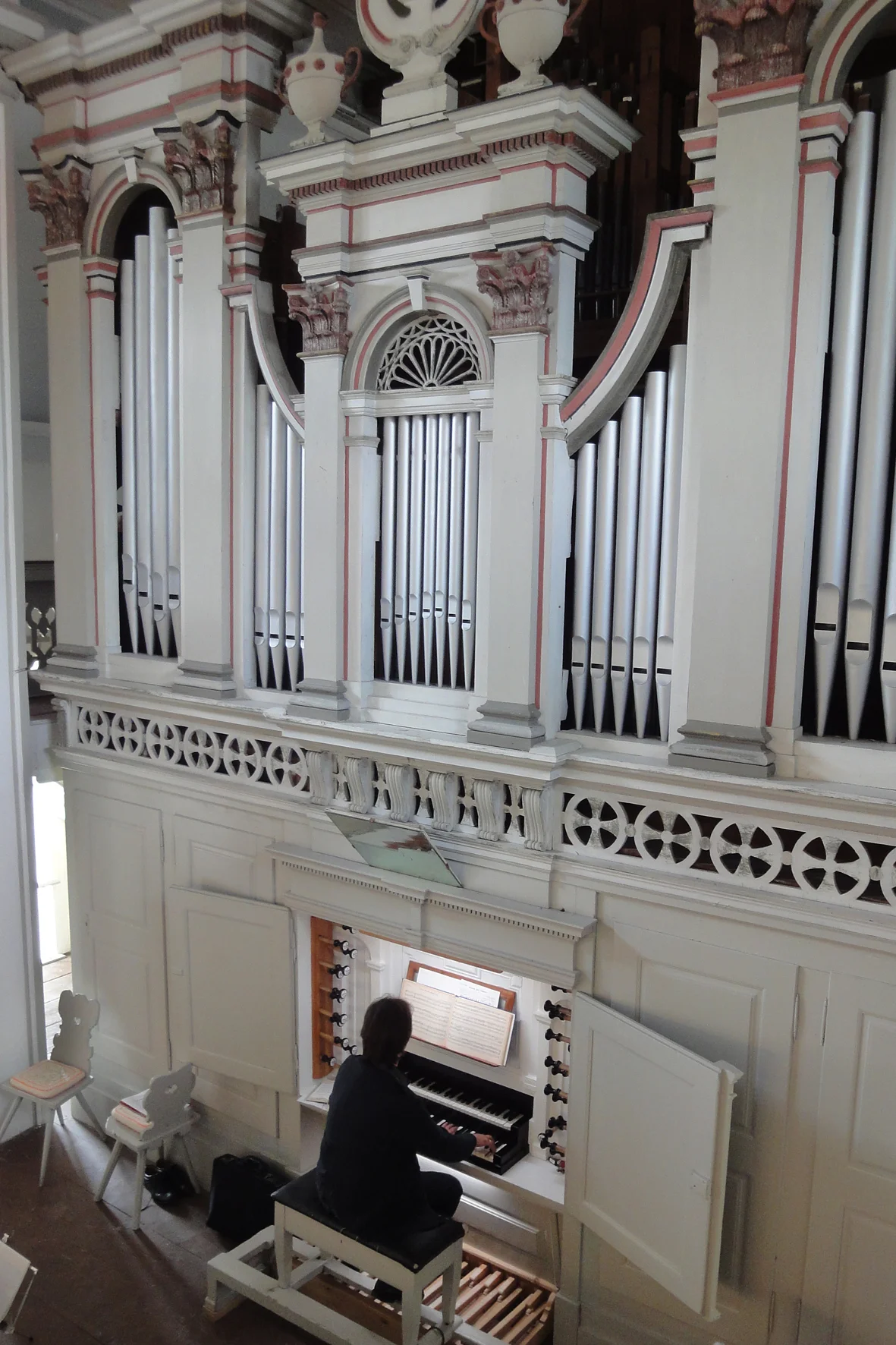 Bild: Historische Orgel in Aktion