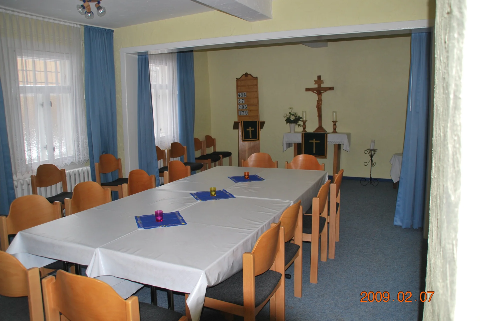 Bild: Gemeinderaum im Pfarrhaus