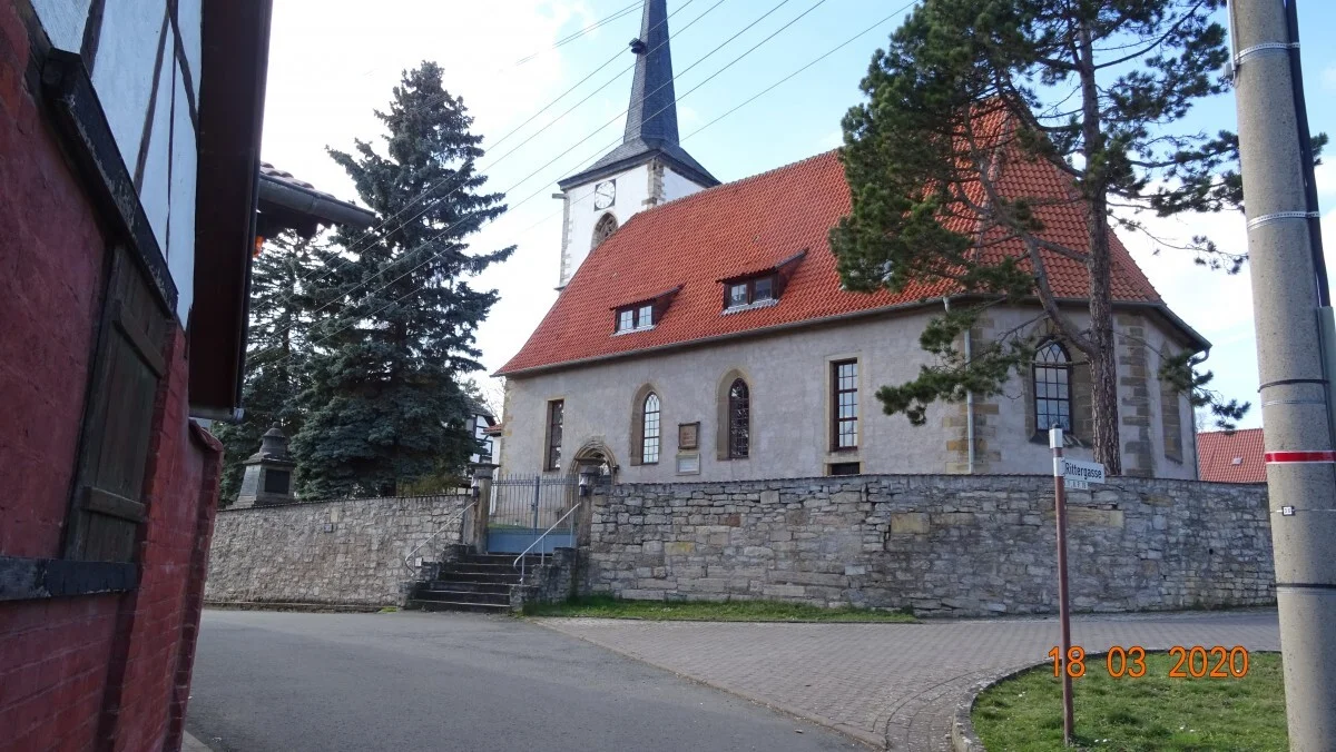 Bild: Außenansicht Kirche