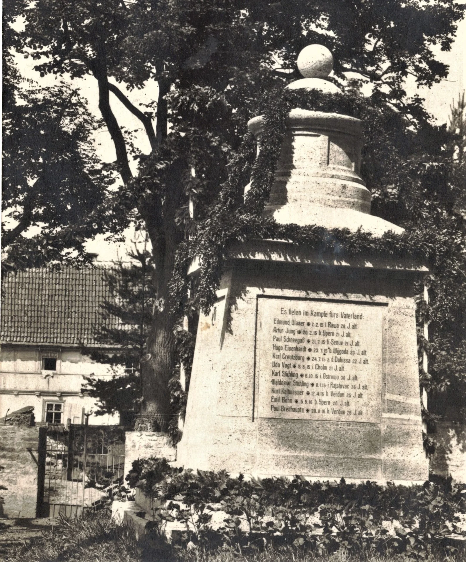 Bild: Einweihung des Denkmals 1921