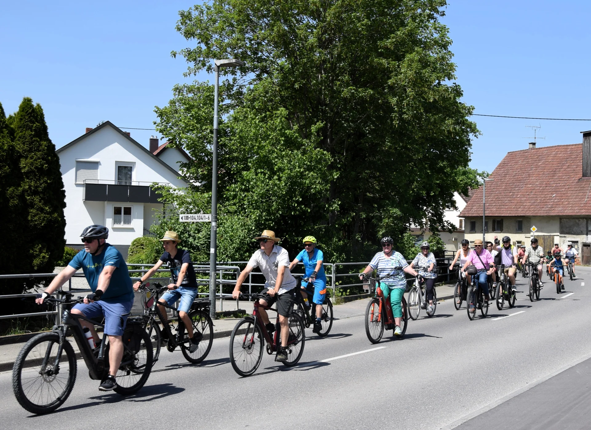Bild: Abbiegen im Konvoi...