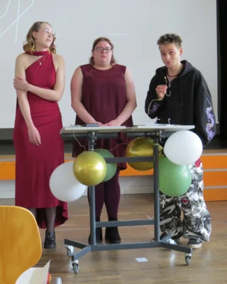 Zeugnisausgabe WuV - 1  (Bild vergr&ouml;&szlig;ern)