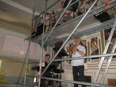 Ger&uuml;stkonzert  (Bild vergr&ouml;&szlig;ern)