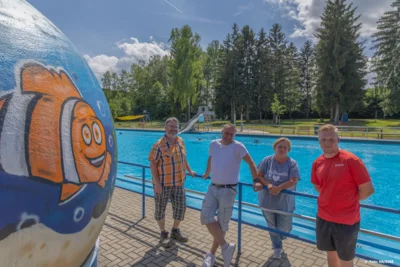 Foto des Albums: Eröffnet Freibad Reumtengrün