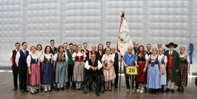 Unsere Gruppe vor dem Einzug zur Hauptkundgebung  (Bild vergr&ouml;&szlig;ern)