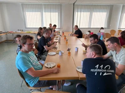 Kameradschaftsfr&uuml;hst&uuml;ck Q2  2  (Bild vergr&ouml;&szlig;ern)