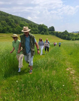 Foto des Albums: Wanderung mit dem Kammergut-Verein Jüchsen zur Elmighütte