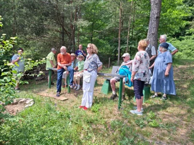 Foto des Albums: Wanderung mit dem Kammergut-Verein Jüchsen zur Elmighütte