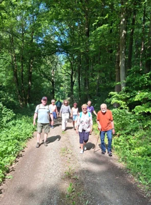 Foto des Albums: Wanderung mit dem Kammergut-Verein Jüchsen zur Elmighütte