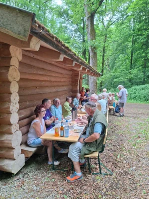 Foto des Albums: Wanderung mit dem Kammergut-Verein Jüchsen zur Elmighütte