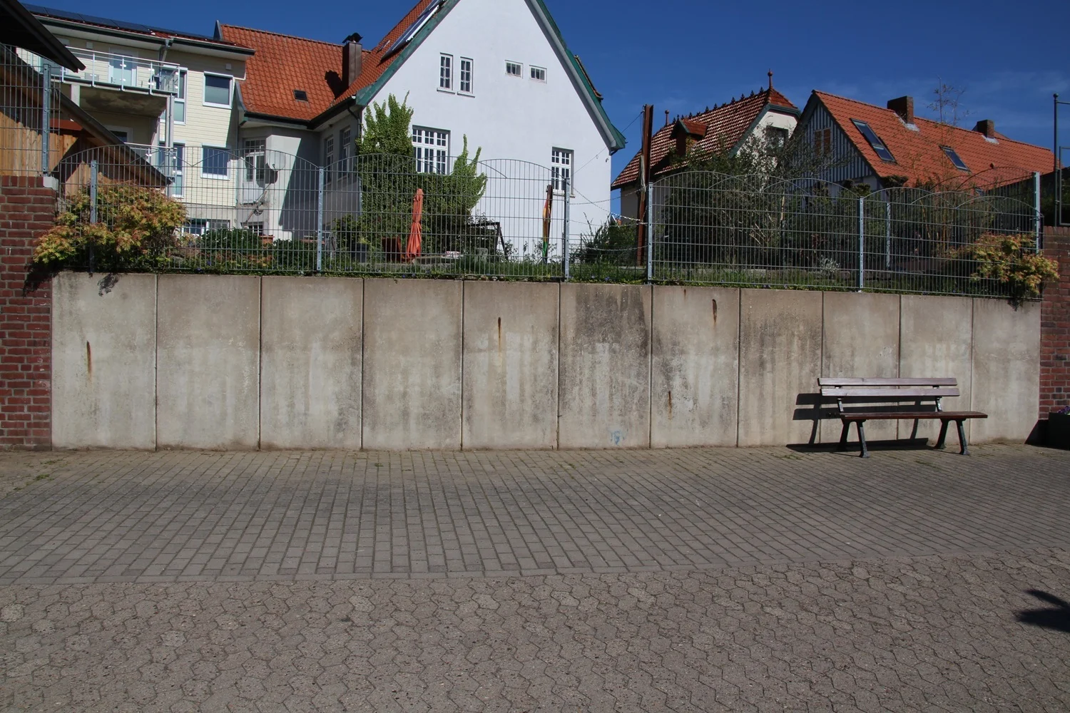 Bild: graffiti freiburg hafen vorher