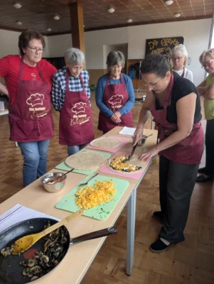 Foto des Albums: Altersgerechtes, gemeinschaftliches Kochen – eine kulinarische Reise um die Welt in Meyenburg