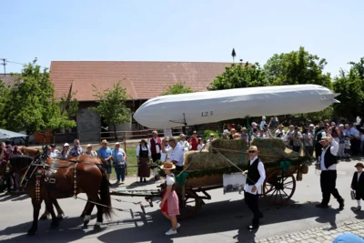 Zeppelin Notlandung 1909 in Schemmerberg  (Bild vergr&ouml;&szlig;ern)