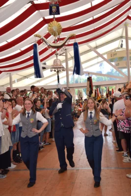 Foto des Albums: Kreismusikfest Schemmerberg 2026, Fahneneinmarsch