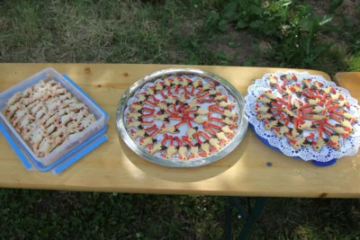 Storchengeb&auml;ck darf nicht fehlen  (Bild vergr&ouml;&szlig;ern)