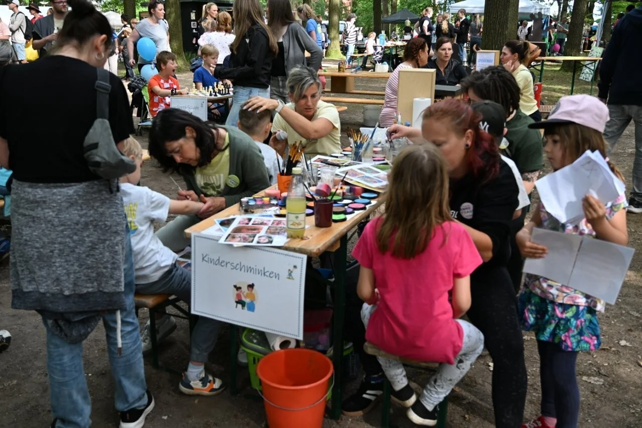 Bild: Kinderschminken Kindergartenverein