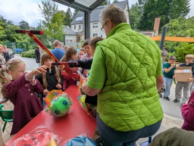 Foto des Albums: Auszeichnungen und Geschenke zum Kindertag