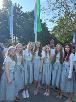 Foto des Albums: Auszug Volksfest Wallersdorf 2026