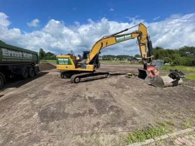 Bagger  (Bild vergr&ouml;&szlig;ern)