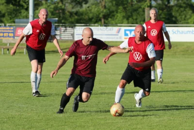 Foto des Albums: Ü40 gewinnt letztes Saisonspiel