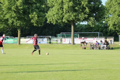 Foto des Albums: Ü40 gewinnt letztes Saisonspiel