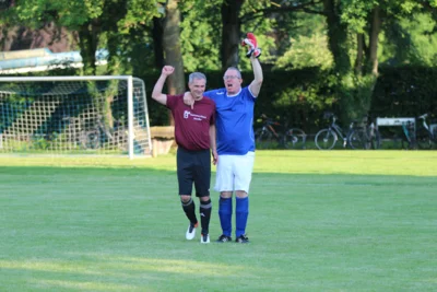 Foto des Albums: Ü40 gewinnt letztes Saisonspiel