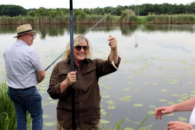 auch kleine Fische sorgen, wie hier bei Frau Tarriocone, f&uuml;r Spannung und Freude  (Bild vergr&ouml;&szlig;ern)
