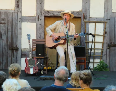 Foto des Albums: LÜÜL aus Berlin gibt erstes Pfarrhofkonzert in diesem Jahr