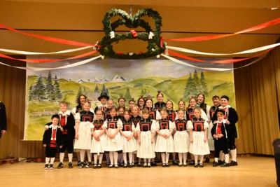 Kinder Tanzgruppe  (Bild vergr&ouml;&szlig;ern)
