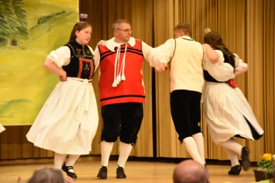 Kreuzk&ouml;nig  (Bild vergr&ouml;&szlig;ern)