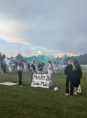ie heimischen Fans feuerten ihre M&auml;dels an und freuten sich mit ihnen &uuml;ber den Meistertitel.  (Bild vergr&ouml;&szlig;ern)