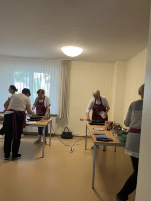 Foto des Albums: Altersgerechtes, gemeinschaftliches Kochen – eine kulinarische Reise um die Welt in Gerdshagen