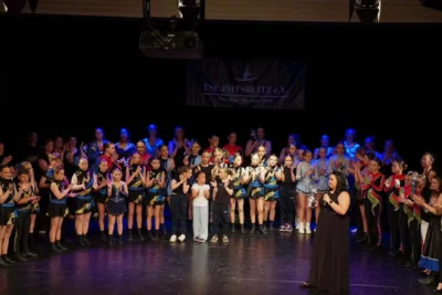 Foto des Albums: Saison-Abschluss-Show