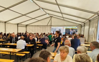 Beim Gartenfest der Moosbacher Feuerwehr herrschte gute Stimmung.  (Bild vergr&ouml;&szlig;ern)