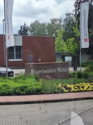 Rundfahrt durchs Ammerland an der R&uuml;genwalder M&uuml;hle vorbei  (Bild vergr&ouml;&szlig;ern)