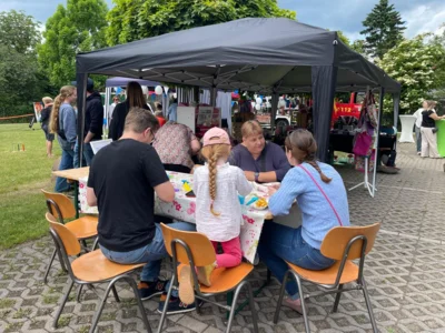 Vorschaubild: Speelgörn & Elternschaft Grundschule beim Schminken