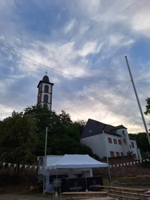 Samstagfr&uuml;h  (Bild vergr&ouml;&szlig;ern)