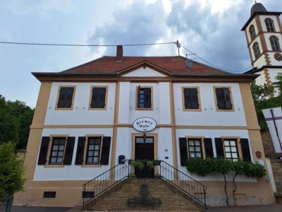 Pfarrhaus  (Bild vergr&ouml;&szlig;ern)