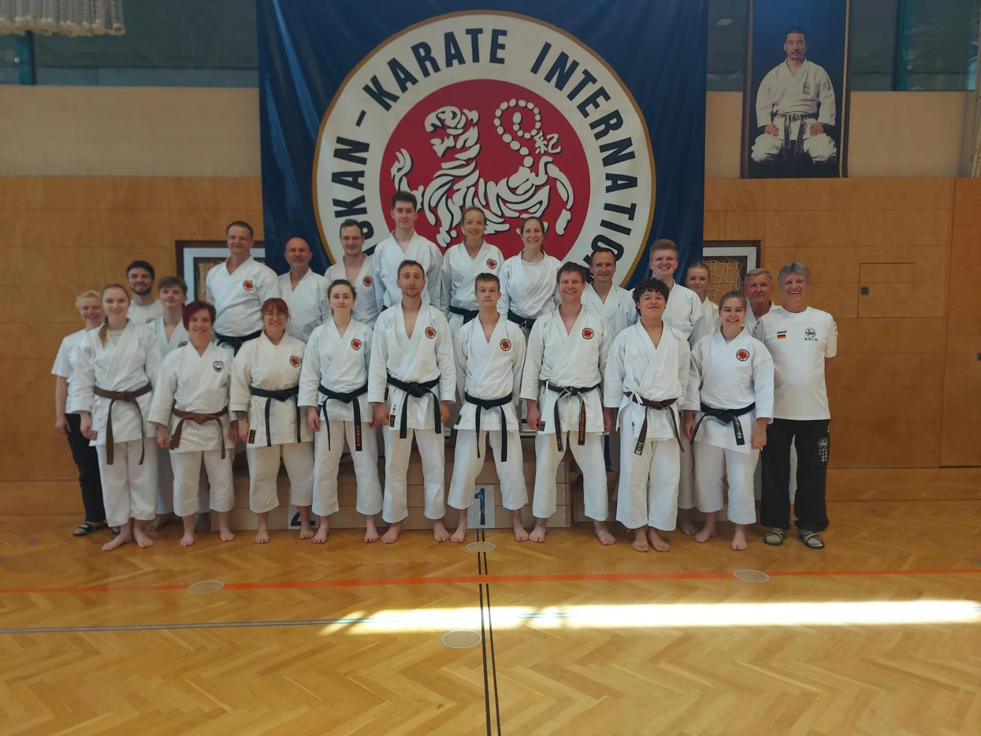 Bild: Gruppenfoto der Teilnehmer des Kawasoe Memorial Cup 2026