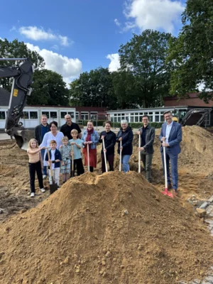 Foto des Albums: Spatenstich für Erweiterung unserer Schule (11.​06.​2026)