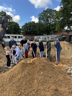 Foto des Albums: Spatenstich für Erweiterung unserer Schule (11.​06.​2026)