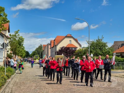 Foto des Albums: Festumzug zu 770 Jahre Stadtrecht - Teil 1